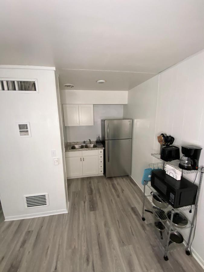 Uptown Inn & Suites St. Petersburg Bagian luar foto