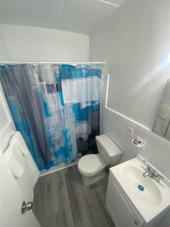 Uptown Inn & Suites St. Petersburg Bagian luar foto